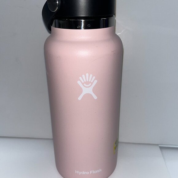 Hydro Flask 32oz Wide Mouth Bottle in Trillium Pink - Picture 2 of 6